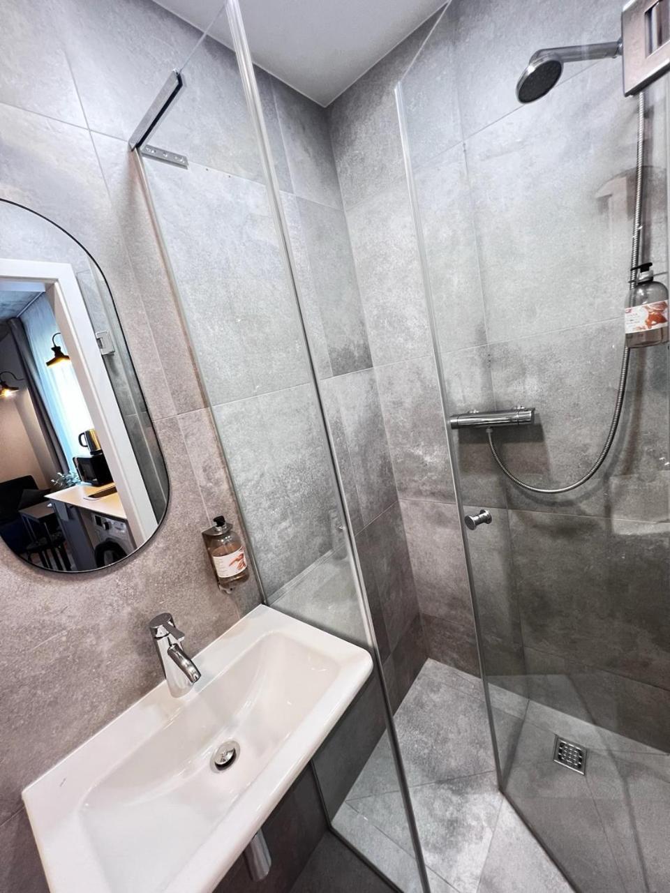 Tilzes Studio Apartaments, Self Check-In, Free Parking, Comfort Klaipeda Ngoại thất bức ảnh